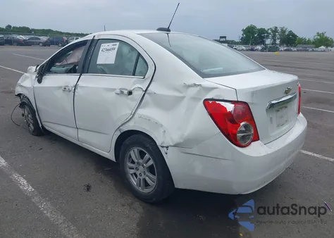 2016 Chevrolet Sonic Lt Auto из США, поврежденный, VIN 1G1JC5SG8G4117498